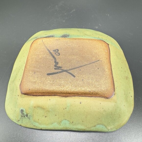 Vintage Hand Made Studio Art Pottery Dish Plate With Fish Pattern Green Signed - Picture 6 of 12